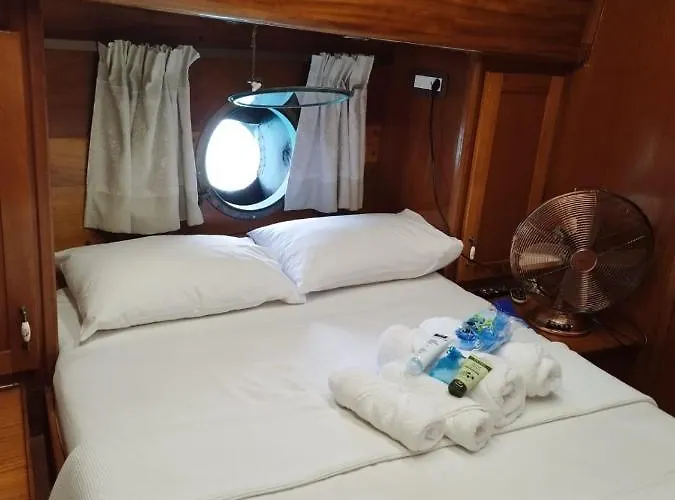 Botel Gulet - Cello The 3rd *