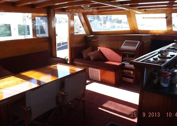 Botel Gulet - Cello The 3rd *